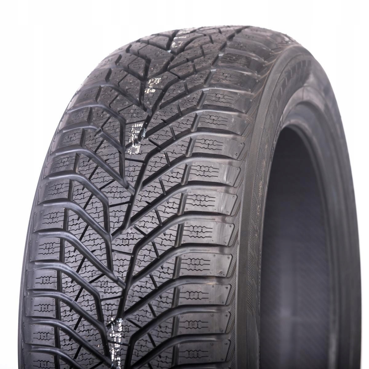1x 225/35R19 YOKOHAMA BLUEARTH*WINTER V905 88W XL