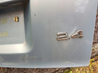 Známka znaku Audi A4 B6 pre klapku 2.4