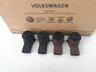 Parkovacie senzory  - Parkovací senzor VW Golf VIII Octavia IV Čierna