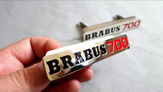 Brabus 700 kovový znak. 2 ks.