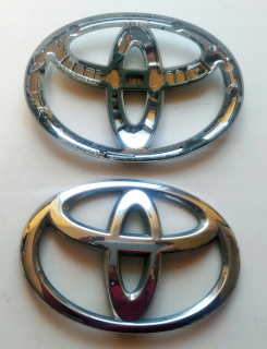 Toyota Yaris Rav Camry Corolla Iq Emblem