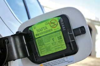 Škrabka, metlička na auto - Škraň na klapku na výplň paliva na štýl